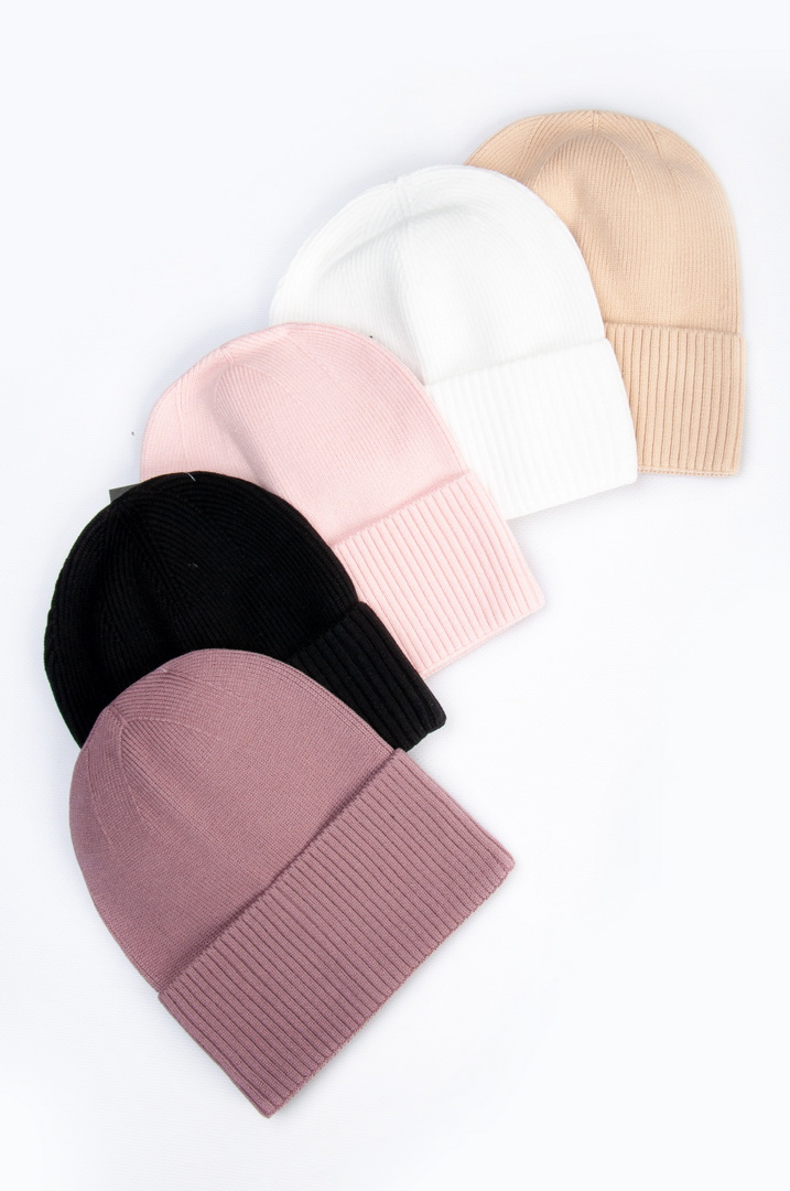 Шапка жіноча